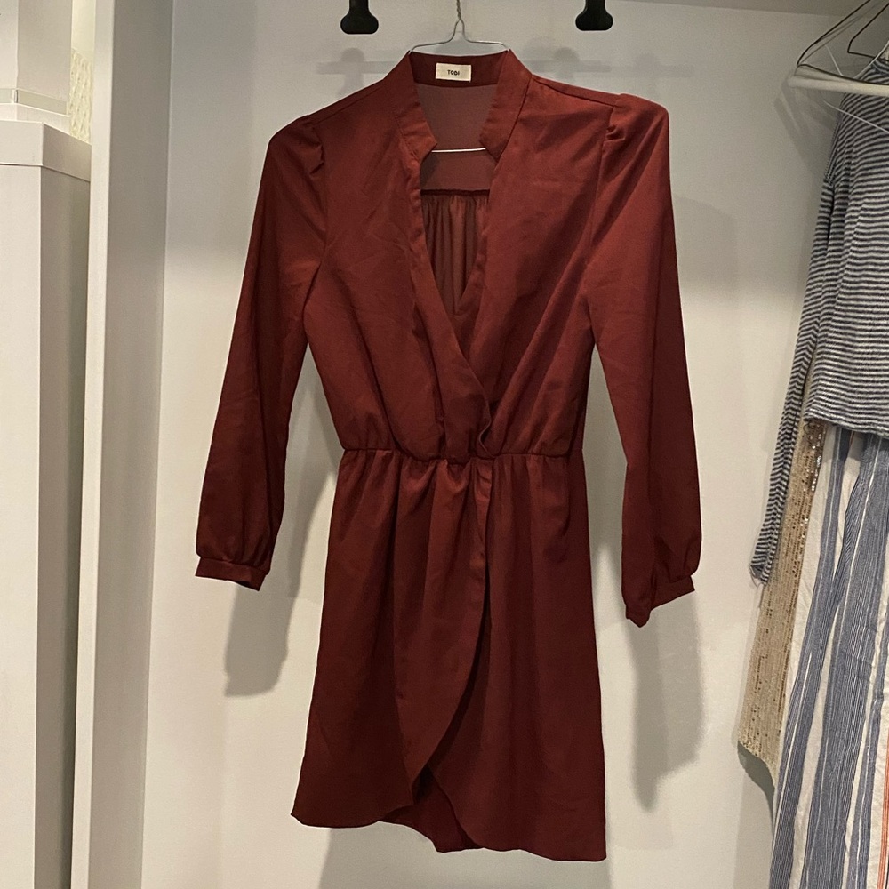 Maroon v neck dress